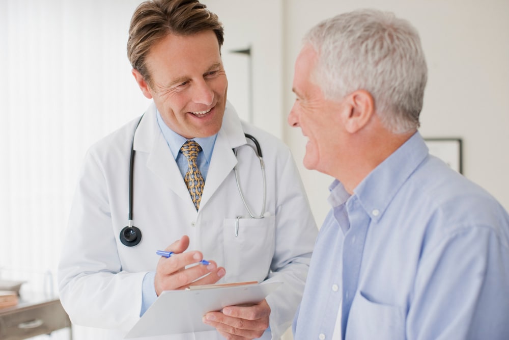 Arzt und Patient im Gespräch