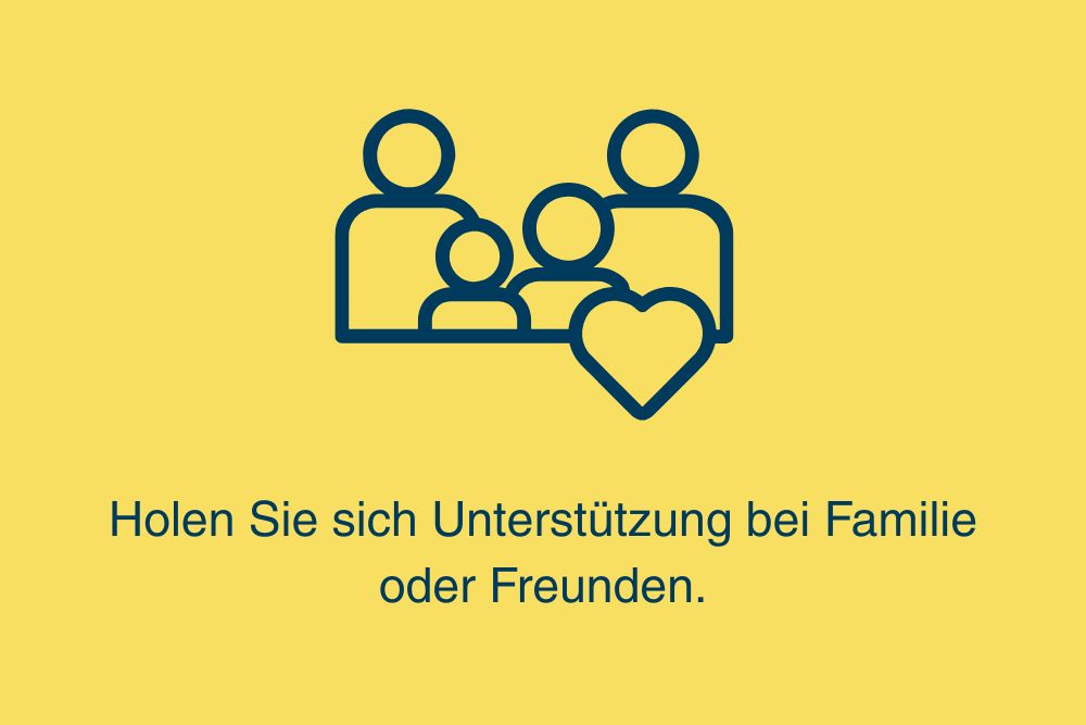 Dunkelblaues Icon, das Familie darstellt vor gelbem Hintergrund